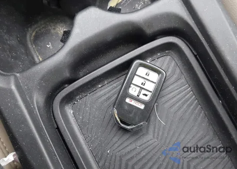 2019 Honda Cr-V Touring z USA, uszkodzony, nr VIN 2HKRW1H97KH502542